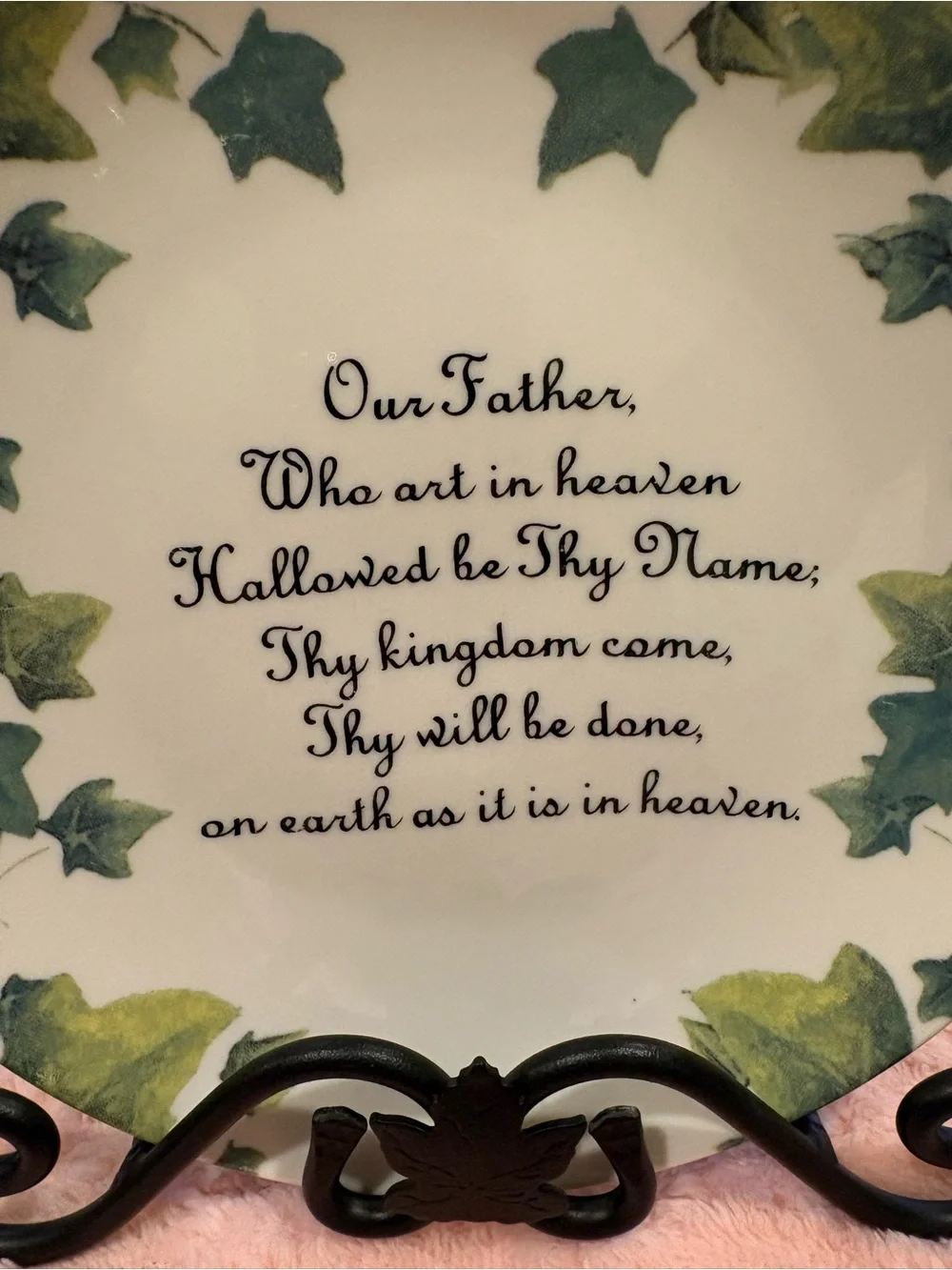 Ivy Script Decorative Plate with Prayer - White & Green
